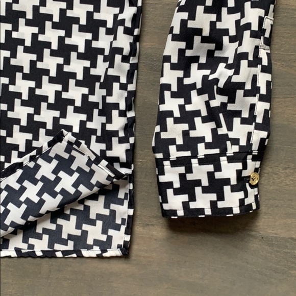 Michael Kors Geometric Print Long Sleeve - Picture 9 of 11